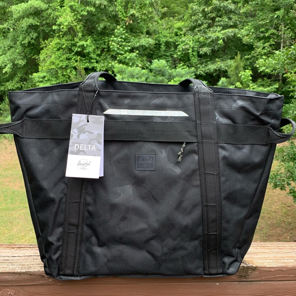 Camo Herschel Tote